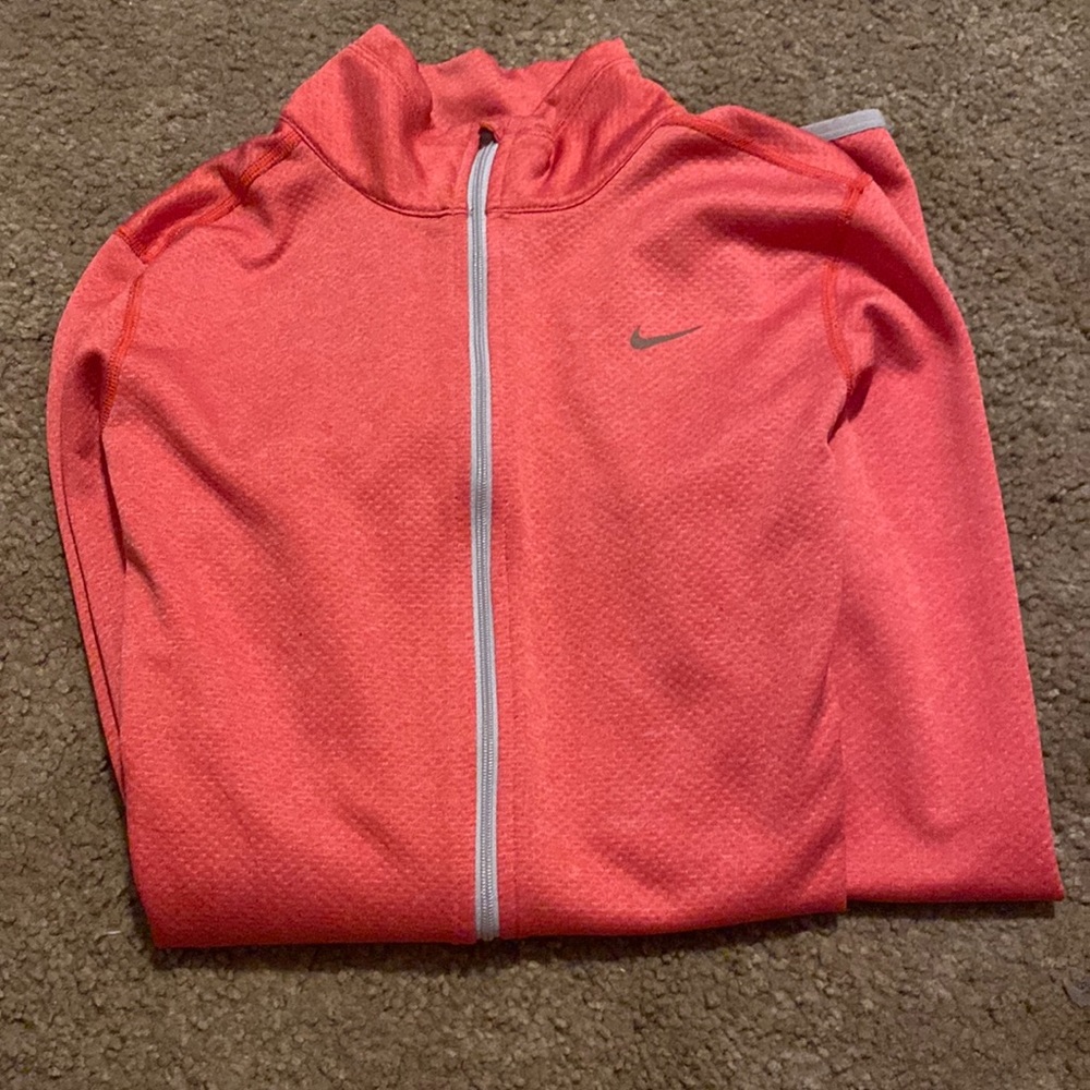 Medium Nike top
